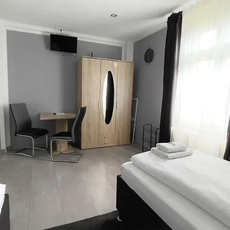 Daria Berlin מוטל