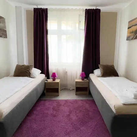 Daria Berlin הניגסדורף